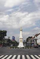 yogyakarta, indonesien, 29. juli 2018. tugu asri oder asri monument als symbol eines gebiets, das merkmale von yogyakarta konzeptualisiert. foto