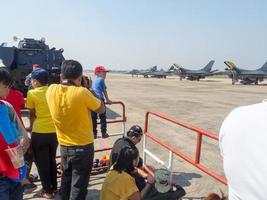 königliche thailändische luftwaffe don muang bangkok thailand12. januar 2019nationaler kindertag die flugzeugshow und flugschau der luftwaffe der königlichen thailändischen luftwaffe. auf bangkok thailand12 januar 2019. foto