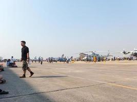 königliche thailändische luftwaffe don muang bangkok thailand12. januar 2019nationaler kindertag die flugzeugshow und flugschau der luftwaffe der königlichen thailändischen luftwaffe. auf bangkok thailand12 januar 2019. foto