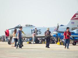 königliche thailändische luftwaffe don muang bangkok thailand12. januar 2019nationaler kindertag die flugzeugshow und flugschau der luftwaffe der königlichen thailändischen luftwaffe. auf bangkok thailand12 januar 2019. foto