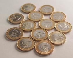 viele Ein-Euro-Münzen foto