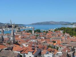 Blick auf die Stadt Trogir foto