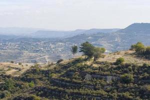 Panoramablick auf die Berge und Hügel von Zypern. foto