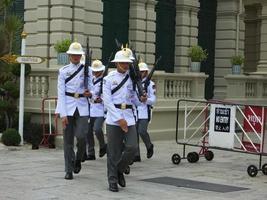 der große palast bangkok thailand22 mai 2019touristen besuchen den großen palast und wat phra keaw in bangkok thailand.on bangkok thailand22 mai 2019. foto