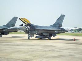 königliche thailändische luftwaffe don muang bangkok thailand12. januar 2019nationaler kindertag die flugzeugshow und flugschau der luftwaffe der königlichen thailändischen luftwaffe. auf bangkok thailand12 januar 2019. foto