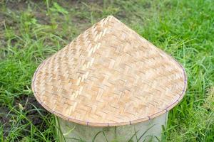 vietnamesischer konischer Hut. Nahansicht. foto