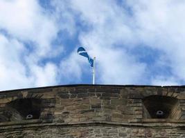 schottische Flagge auf Edinburgh Castle foto