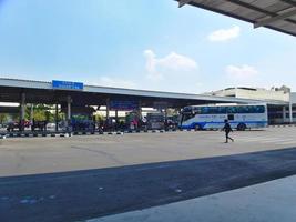 nakhon ratchasima thailand 10. märz 2019 nakhon ratchasima bus terminal 2 auf nakhon ratchasima thailand 10. märz 2019. foto