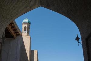 altes Gebäude mit Bogen und Kuppel. die alten gebäude des mittelalterlichen asiens. Buchara, Usbekistan foto