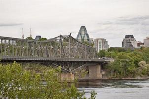 Brücke über den Fluss Ottawa foto