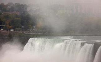 Niagarafälle tagsüber foto