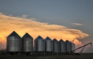 Gewitterwolken Saskatchewan Sonnenuntergang foto