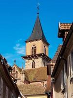 mittelalterliche kirche von ribeauville an der elsässischen weinstraße foto