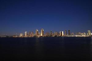 San Diego, Innenstadt in der Abenddämmerung foto