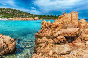 Blick über die malerische Spiaggia del Principe, Sardinien, Italien foto