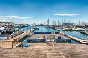 Blick über den alten Hafen, Cannes, Côte d'Azur, Frankreich foto