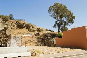 baustellenschmutz und -zerstörung, bo-kaap, kapstadt. foto