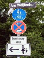 deutsches fußgängerzonenschild foto