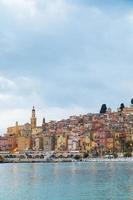 Menton an der Côte d'Azur, genannt die azur-Küste, liegt im Süden Frankreichs bei Sonnenaufgang foto