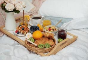 Frühstück im Bett foto