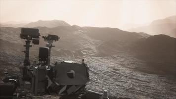 Neugieriger Mars-Rover, der die Oberfläche des Roten Planeten erkundet. elemente dieses bildes, bereitgestellt von der nasa foto