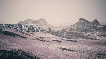 Schnee, Eis und Felsen in der nördlichen Landschaft foto