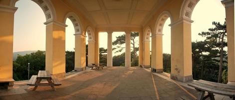 Tempel im Wald foto