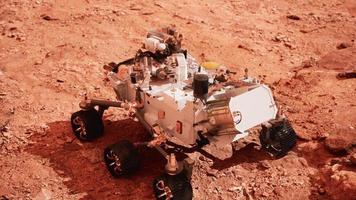 mars rover ausdauer erkundet den roten planeten. von der nasa bereitgestellte elemente. foto