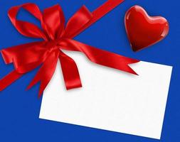 Valentinstag-Grußkarte mit roten Herzen und Platz für Ihre Grüße. foto