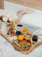 Frühstück im Bett foto