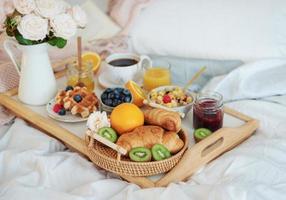 Frühstück im Bett foto