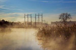 Morgendämmerung am Fluss foto