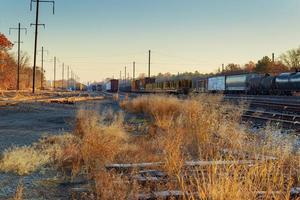 Eisenbahnszene mit Güterzug foto