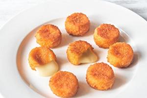 Camembert-Nuggets Nahaufnahme foto