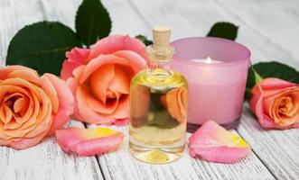 Spa-Konzept mit rosa Rosen foto