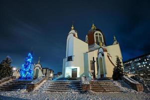 Kirche St. Petr am gefrorenen Abend foto