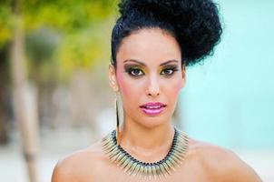 schwarze Frau mit Fantasy-Make-up foto