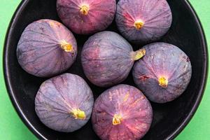 feigenfrucht frische feigen mahlzeit snack auf dem tisch vegetarisches essen foto