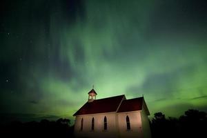 Landkirche und Nordlichter foto