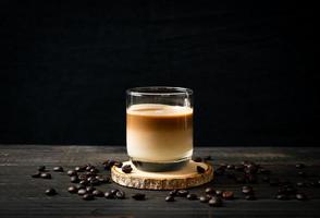 Glas Latte Kaffee, Kaffee mit Milch foto