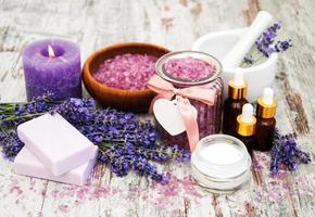 Spa-Produkte mit Lavendel foto