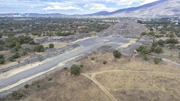 Panorama der Sonnenpyramide. teotihuacan. Mexiko. Blick von der Mondpyramide. Drohne oben ansehen foto