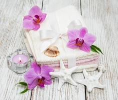 Spa-Konzept mit rosa Orchideen foto