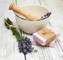 Lavendel mit Seife foto