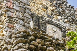 alte Maya-Stätte mit Tempelruinen Pyramidenartefakten Muyil Mexiko. foto