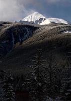 felsige Berge im Winter foto