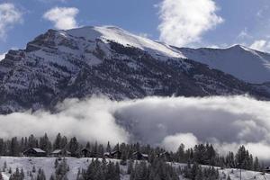 felsige Berge im Winter foto