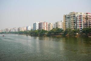 Finanz- und Wohngebäude in der Stadt Dhaka in Bangladesch, foto