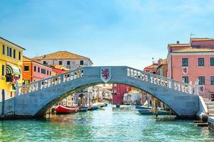 Steinbrücke Ponte di Vigo über den Vena-Wasserkanal im historischen Zentrum von Chioggia foto