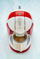 nescafe dolce gusto kaffeemaschine. selektiver Fokus foto